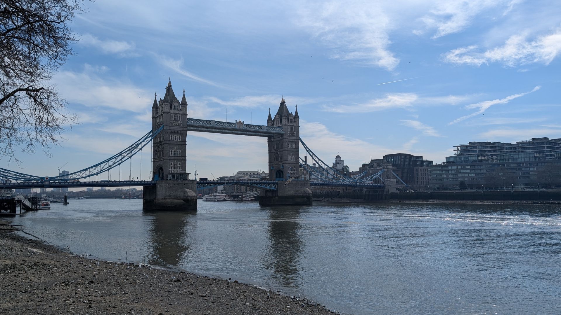 Scenic Tower Bridge in central London