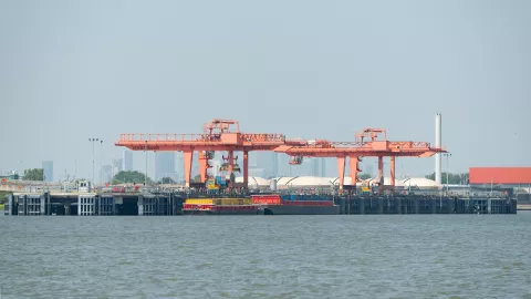 Cranes at Cory facility in Bexley