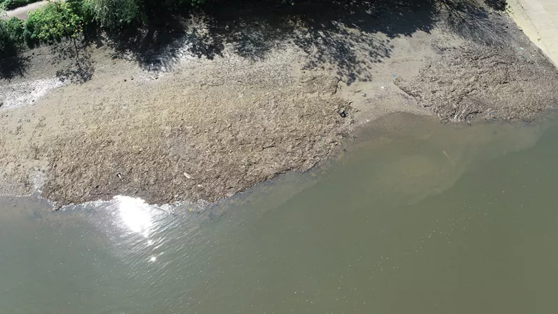 Wet wipe island at Hammersmith 
